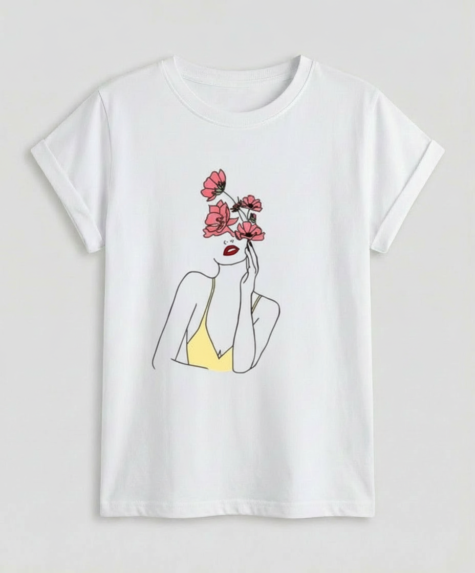 Casual short sleeve T-shirt with airy styling.