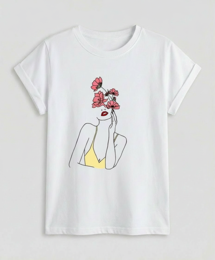 Casual short sleeve T-shirt with airy styling.
