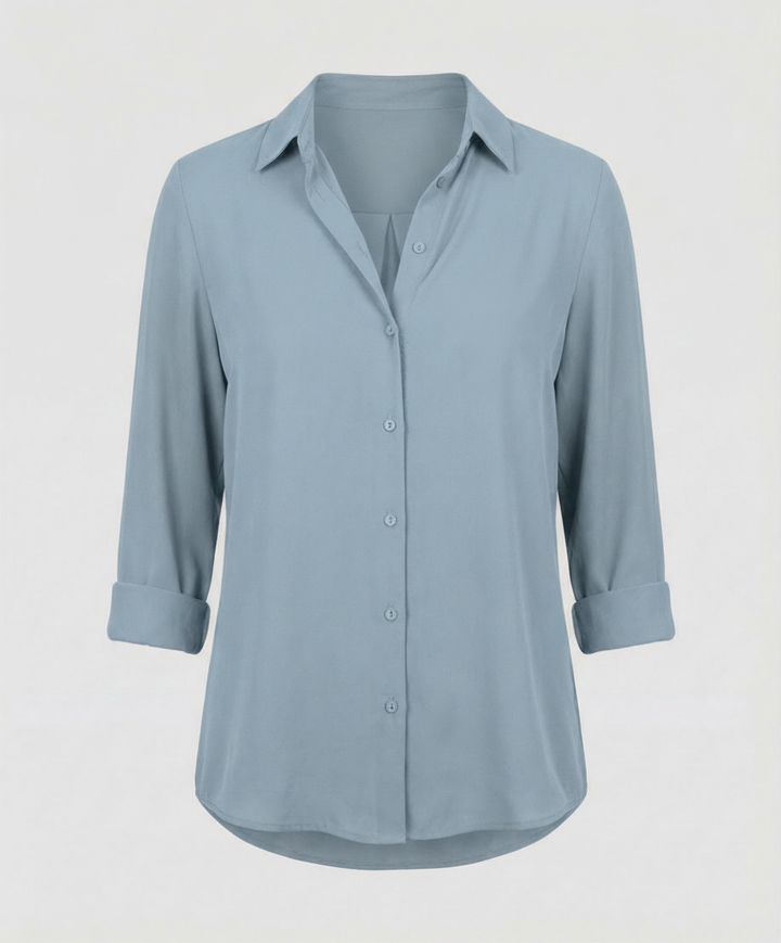Relaxed blouse with classic collar detail.