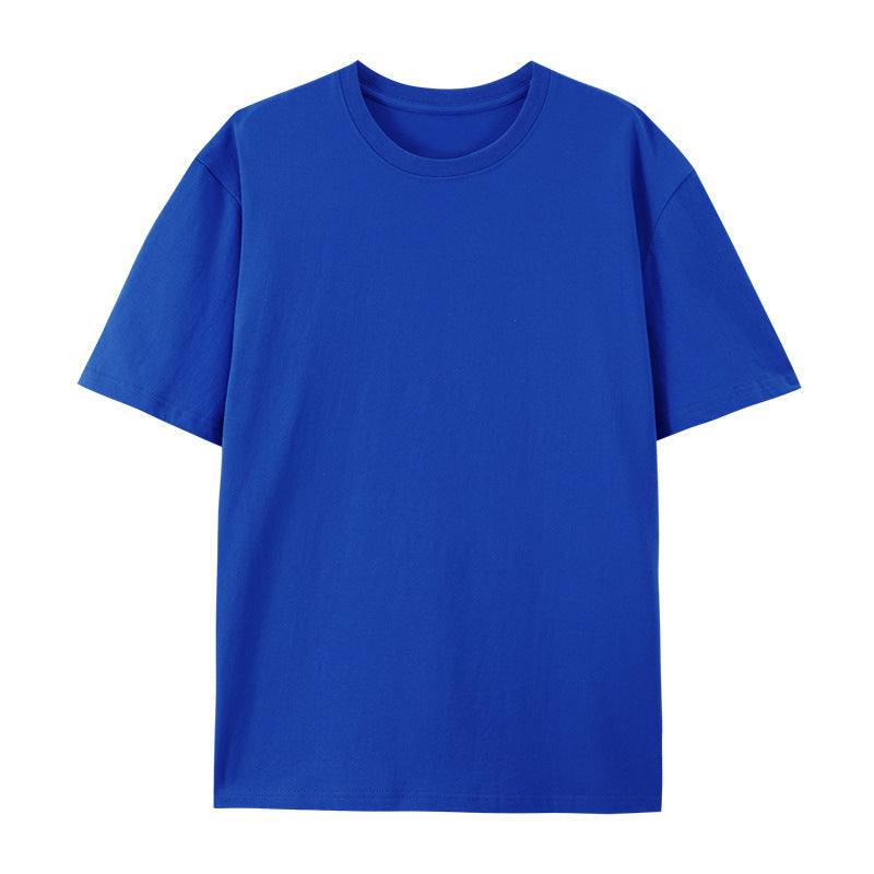 Oversized T-shirt with a simple everyday look.