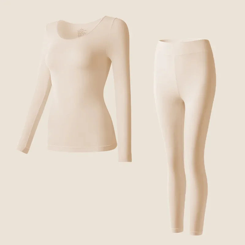 Round-neck thermal top and fitted leggings for everyday wear.