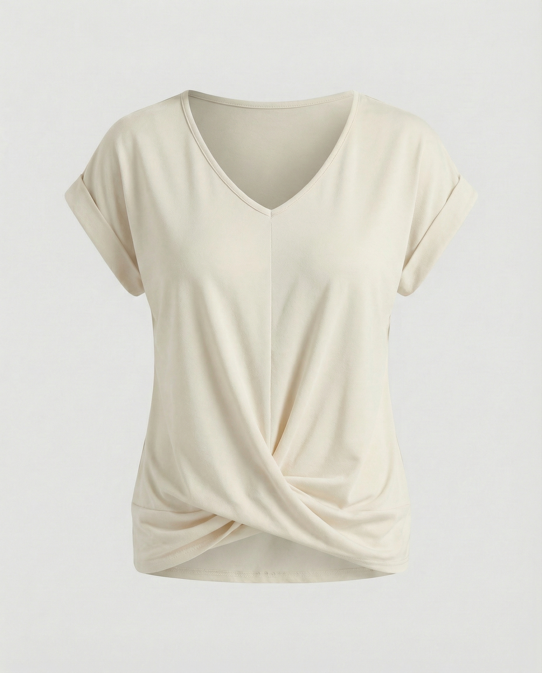 Casual V-neck blouse with a feminine shape.