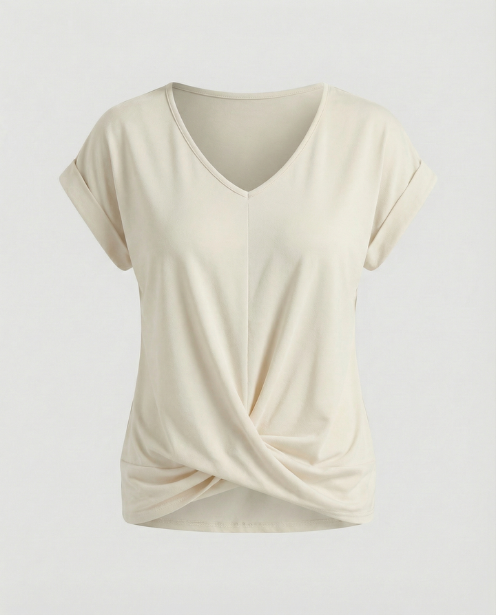 Casual V-neck blouse with a feminine shape.