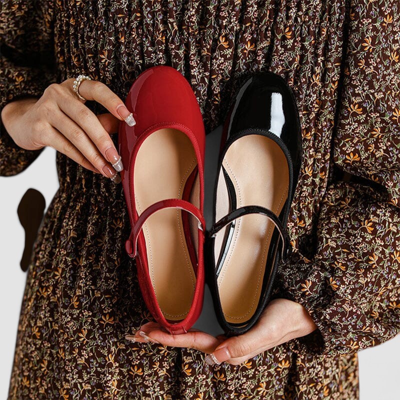 Refined women’s shoes with subtle detailing