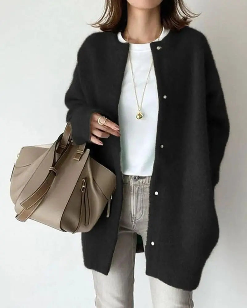 Perloura | Women's Cozy Wool Blend Cardigan with Deep Pockets in a Relaxed Fit — Black